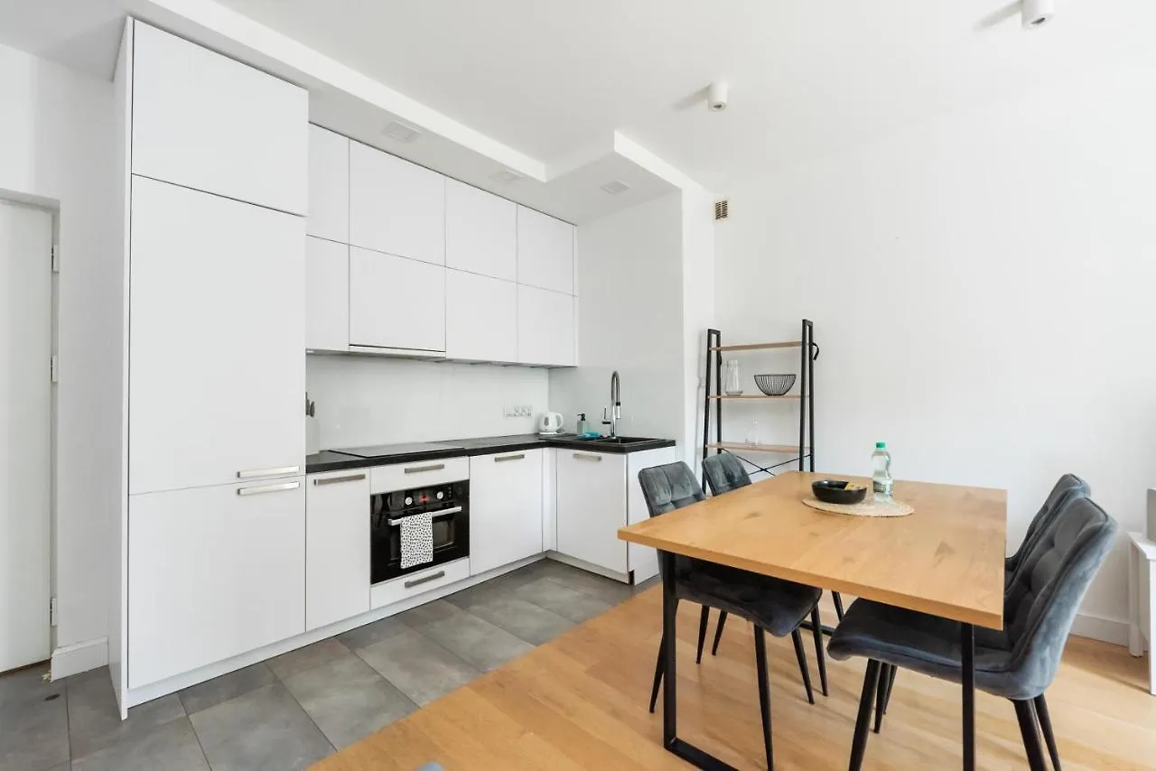 Metro Raclawicka Comfort Apartment Warsaw Poland
