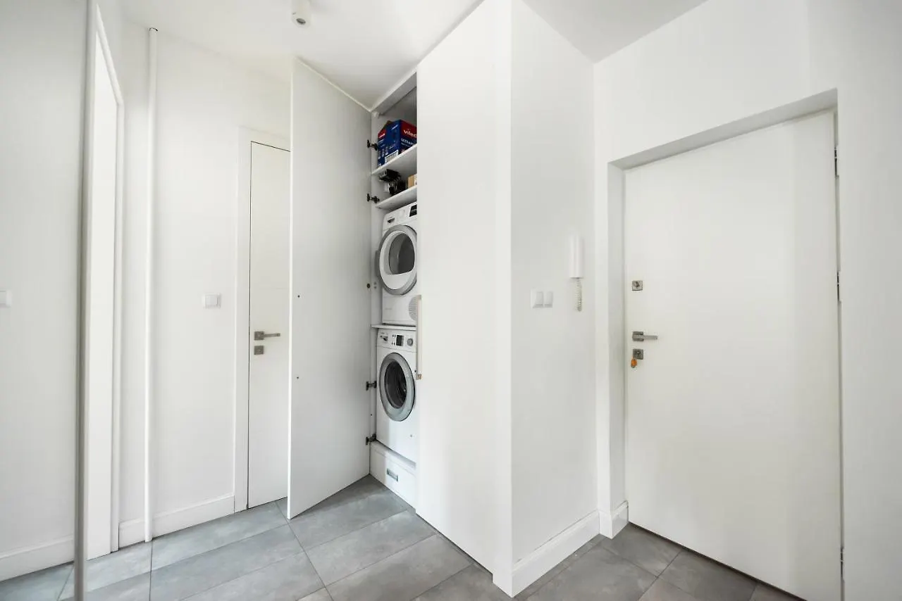Metro Raclawicka Comfort Apartment Warsaw